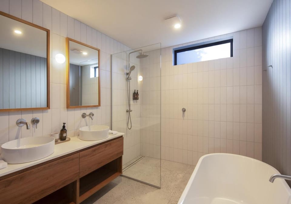 Bathroom, Bath