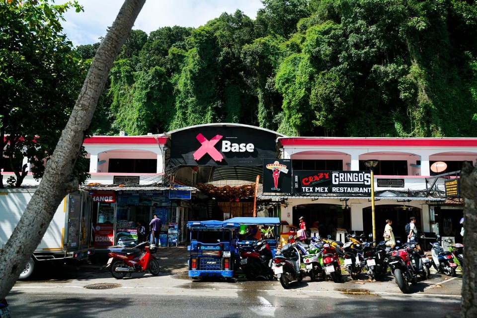 Property building, Day, People, Street view, Location, group of guests, Parking