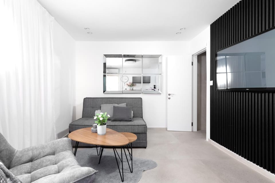 TV and multimedia, Seating area