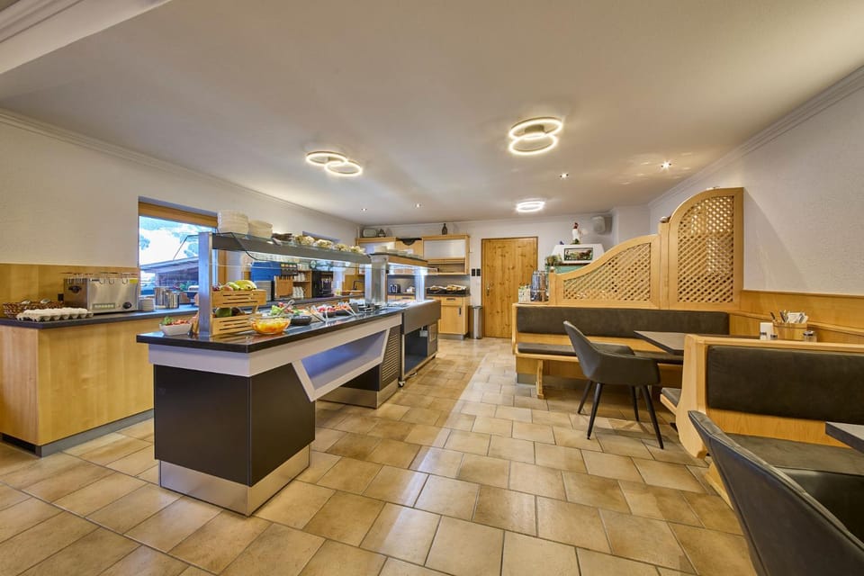 Eibinghof BED & BREAKFAST & SWIM Frühstück Pension Hostel in Salzburgerland