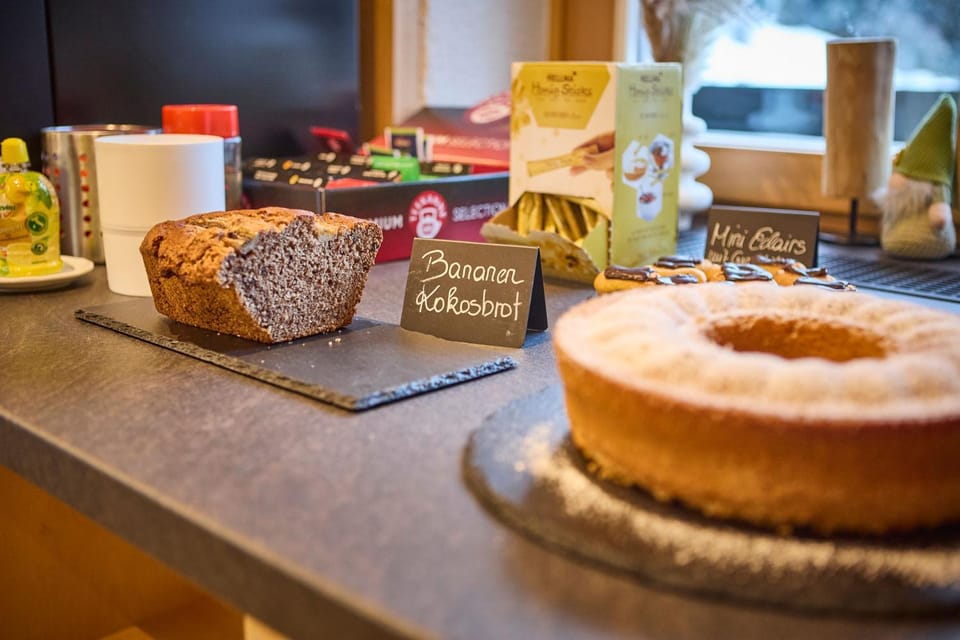 Eibinghof BED & BREAKFAST & SWIM Frühstück Pension Hostel in Salzburgerland