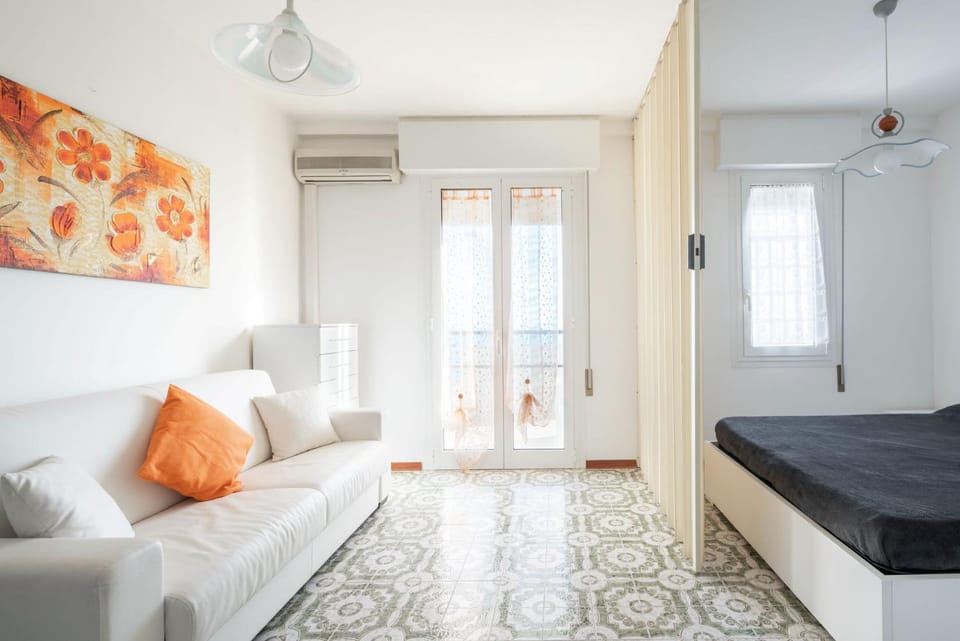 Bed, Living room, Bedroom, air conditioner
