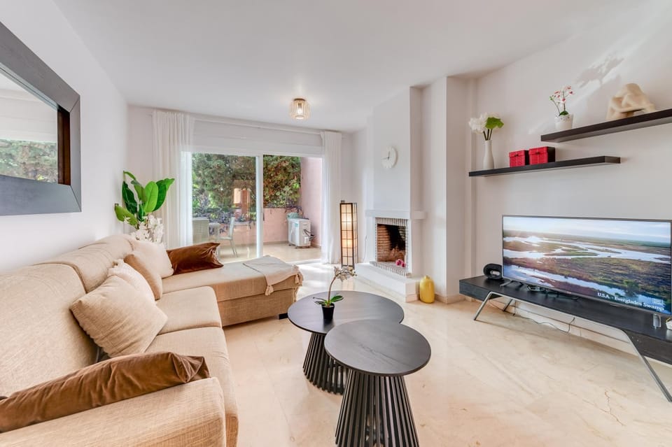 TV and multimedia, Living room, Seating area