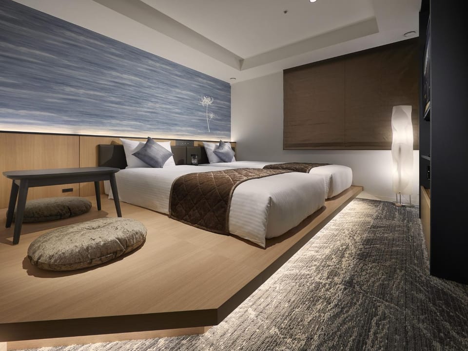 Photo of the whole room, Bedroom