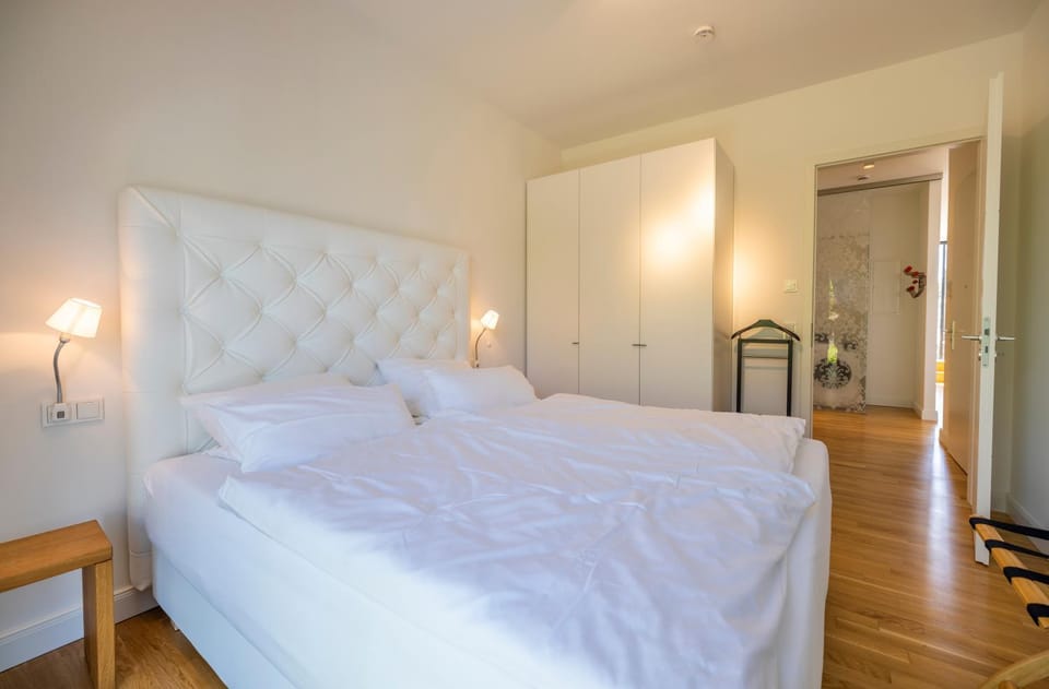 Bed, Bedroom, wardrobe