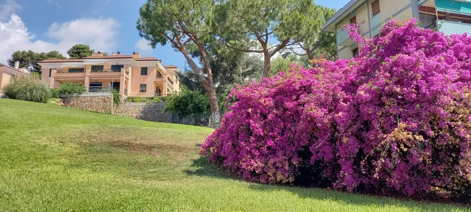 Appartamento Nuccia - Box Auto Gratuito e Biancheria Inclusa Apartment in Pietra Ligure