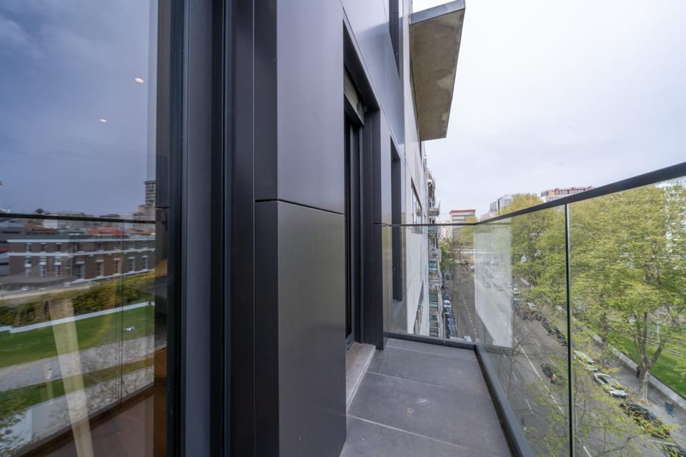 Balcony/Terrace, Street view