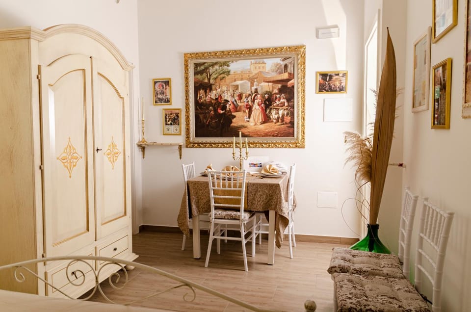 Decorative detail, Decorative detail, Dining area, Bedroom, wardrobe