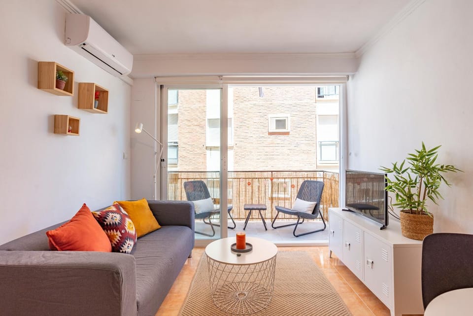 TV and multimedia, Balcony/Terrace, Living room, Seating area, locker, air conditioner