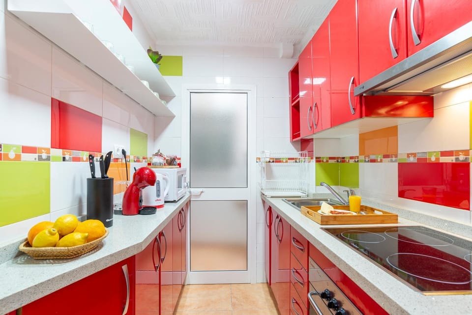 Coffee/tea facilities, Kitchen or kitchenette, minibar, pet friendly, stove, toaster