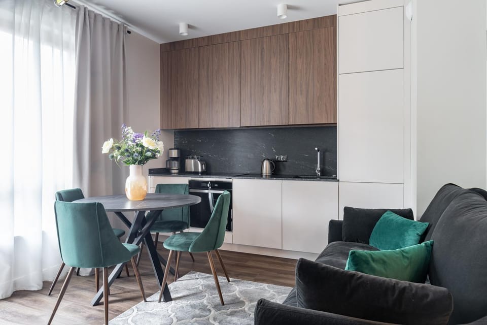 Kitchen or kitchenette, Living room, Seating area, Dining area