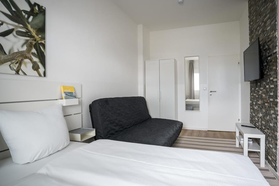 Spacious Apartment in Berlin Mitte for 6 Apartment in Berlin