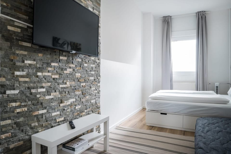 Spacious Apartment in Berlin Mitte for 6 Apartment in Berlin