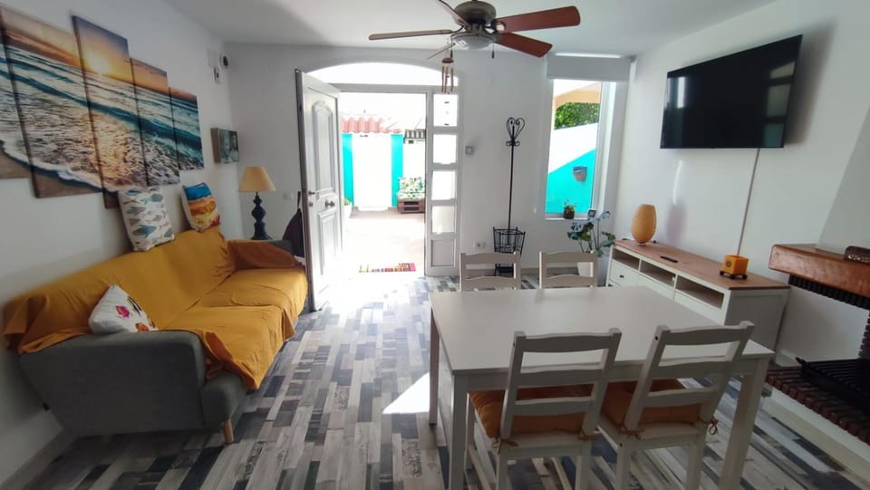 Communal lounge/ TV room, Dining area