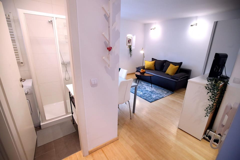 Bathroom, Seating area