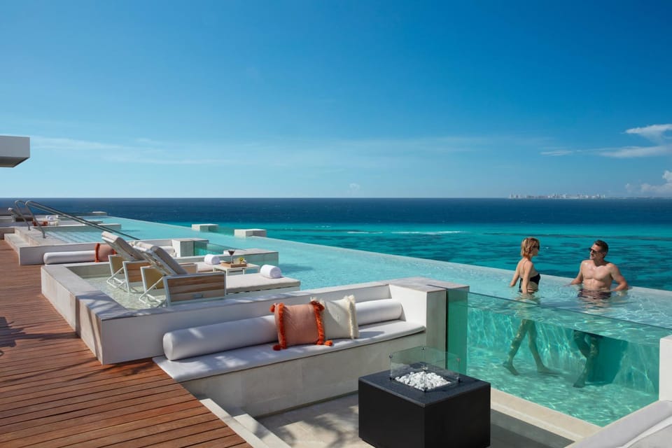 View (from property/room), Balcony/Terrace, Balcony/Terrace, Swimming pool, sunbed