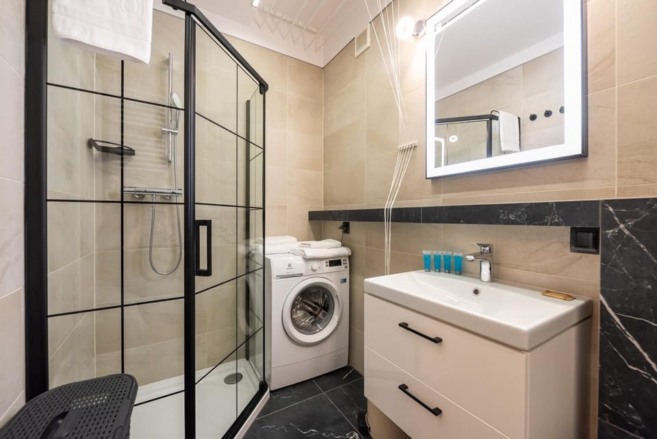 Shower, Bathroom, washing machine