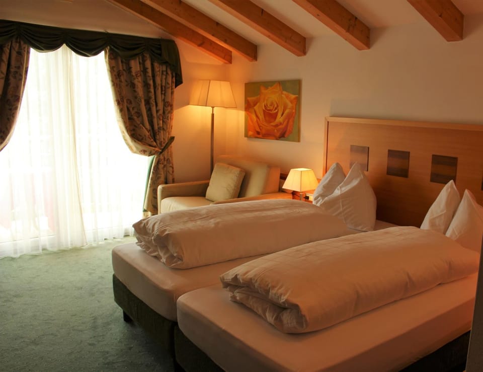 Day, Photo of the whole room