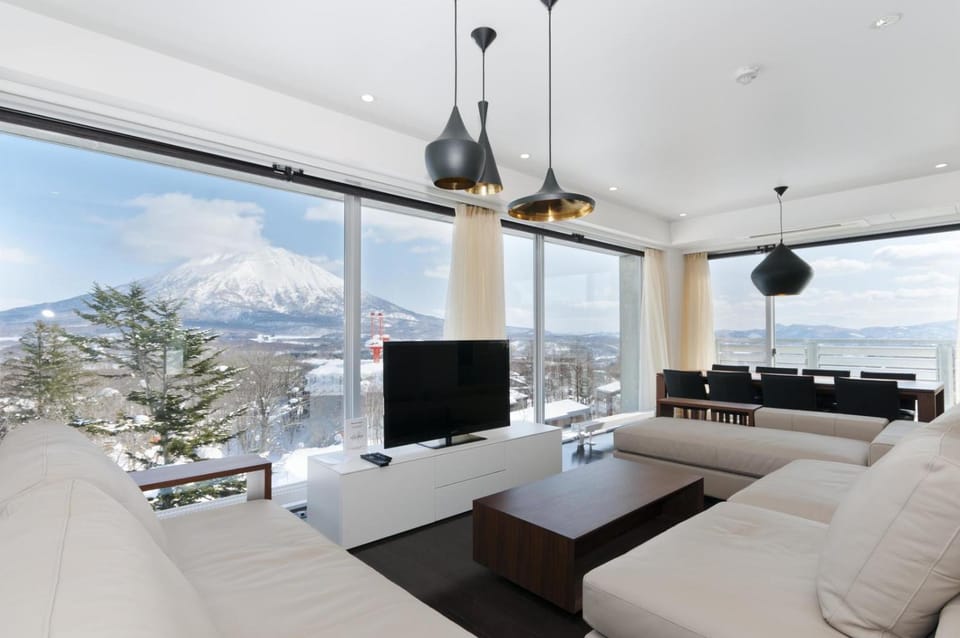 Living room, Mountain view