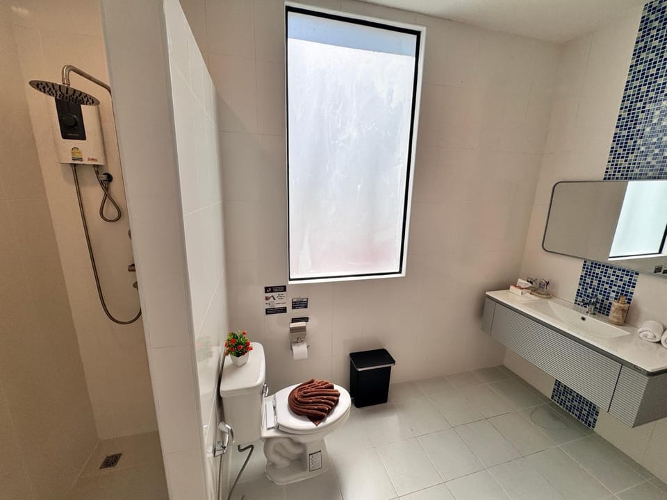 Toilet, Bathroom