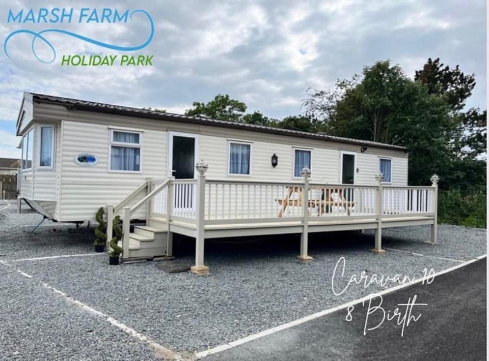 Marsh Farm Holiday Park Campground/ 
RV Resort in Great Yarmouth