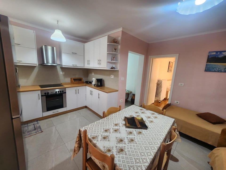 Sunshine Central Apartment Apartment in Sarandë