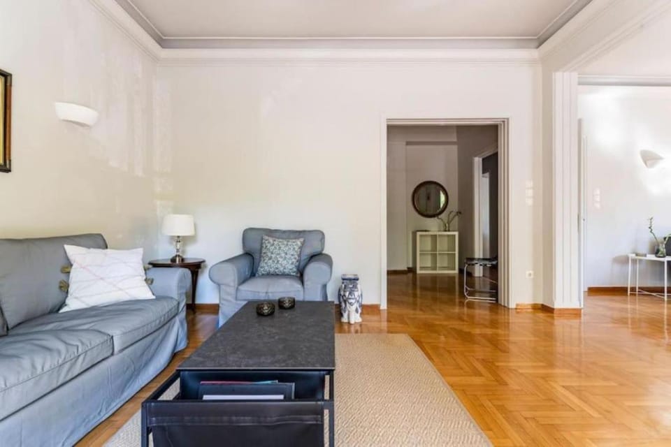 Living room, Photo of the whole room, Seating area