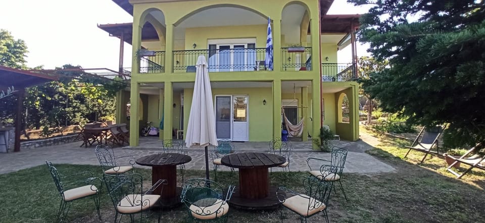 Facade/entrance, Garden