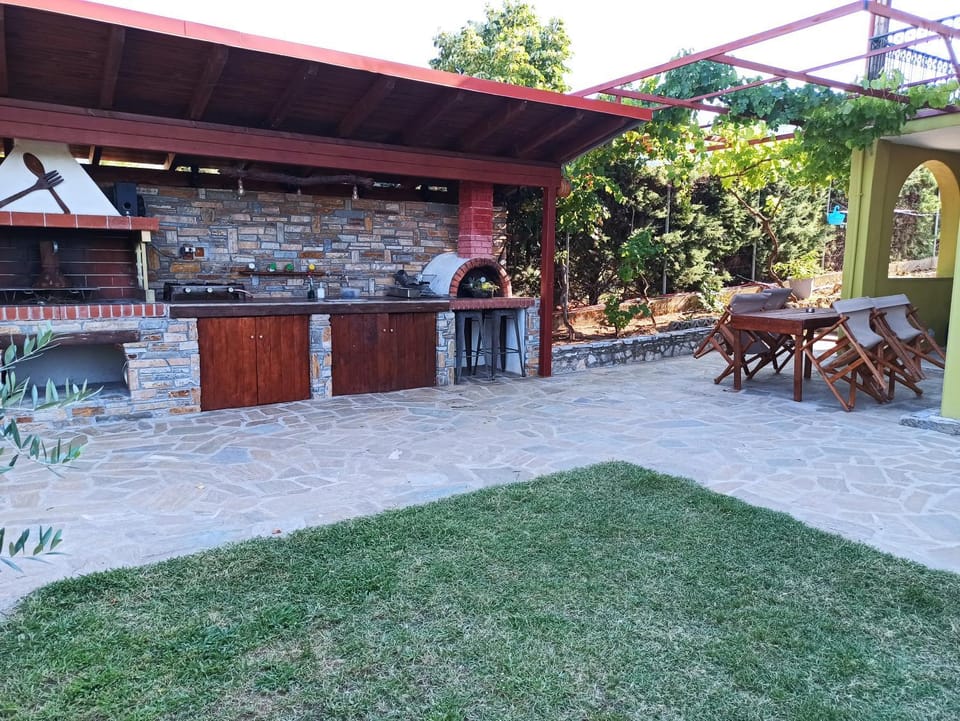 BBQ facilities, Inner courtyard view