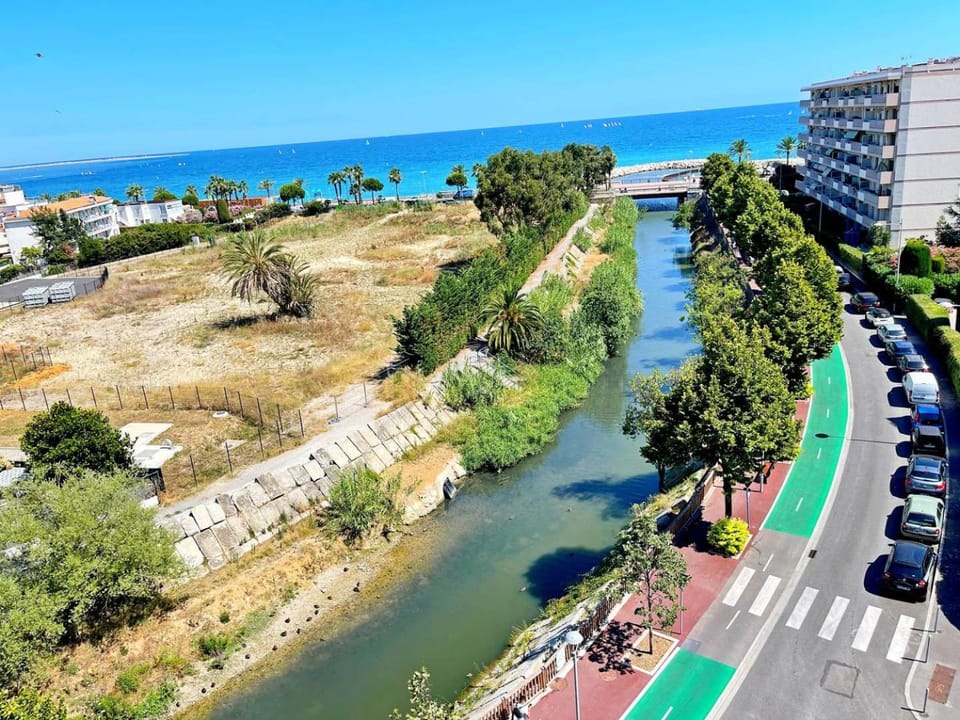 River view, Sea view