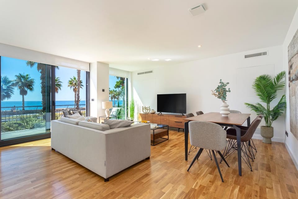 Living room, Dining area, Sea view