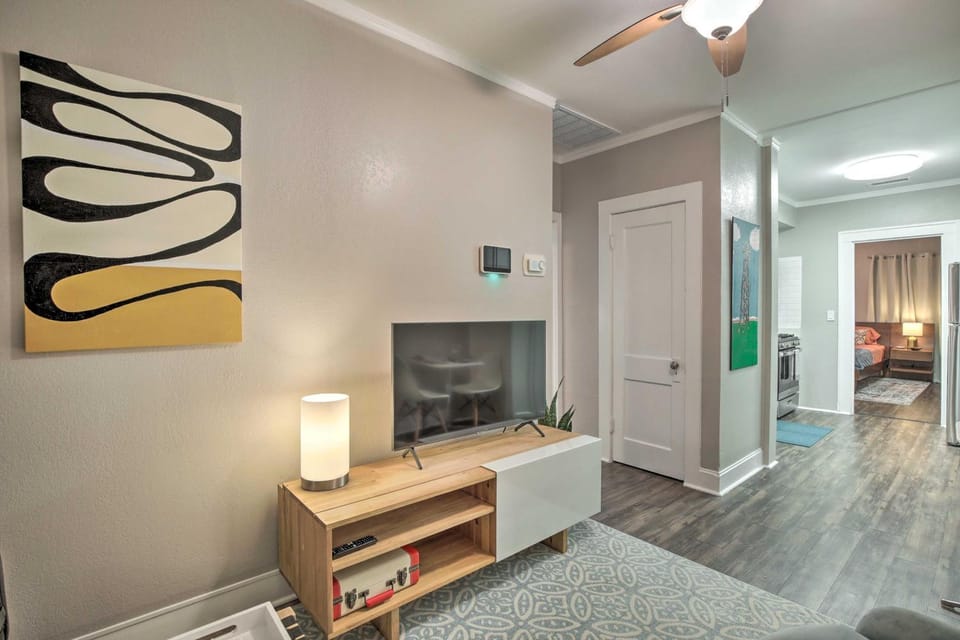 4 Mi to Dtwn: Dallas Gem w/ Furnished Patio House in Dallas