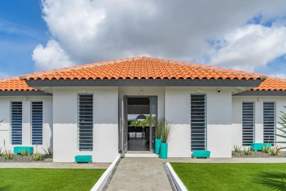 Villa Mistral - Luxurious 5 Bedrooms, Clean, New And Child-friendly That Is 5min Drive From The Beac Villa in Jan Thiel