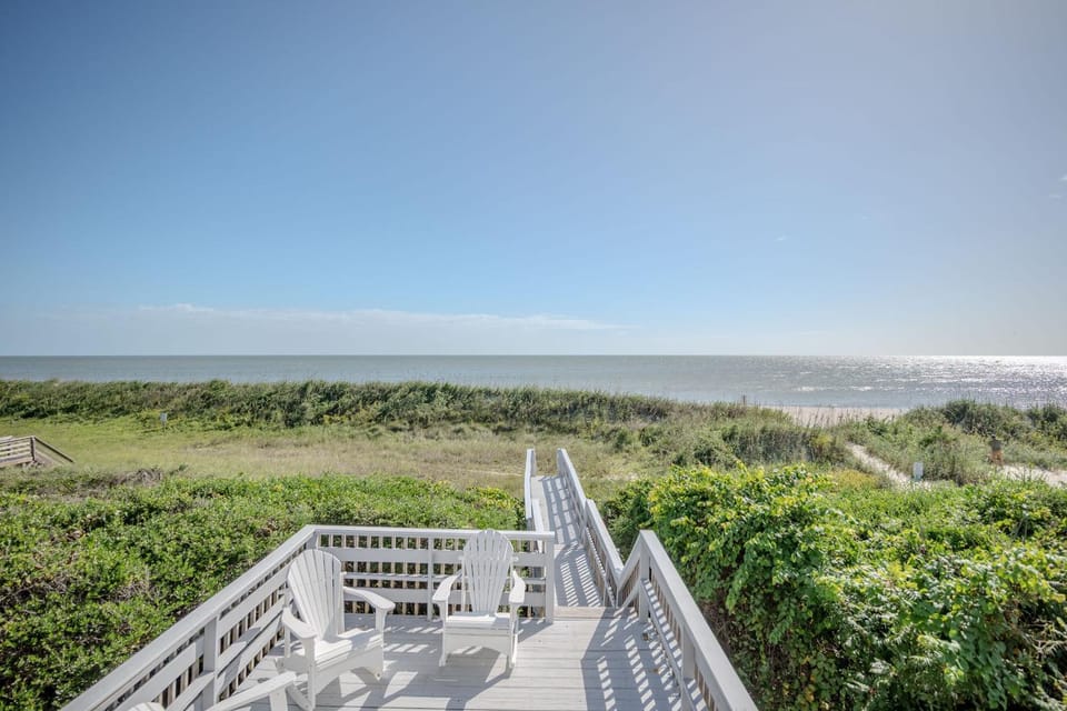1 4 Us by Oak Island Accommodations House in Oak Island