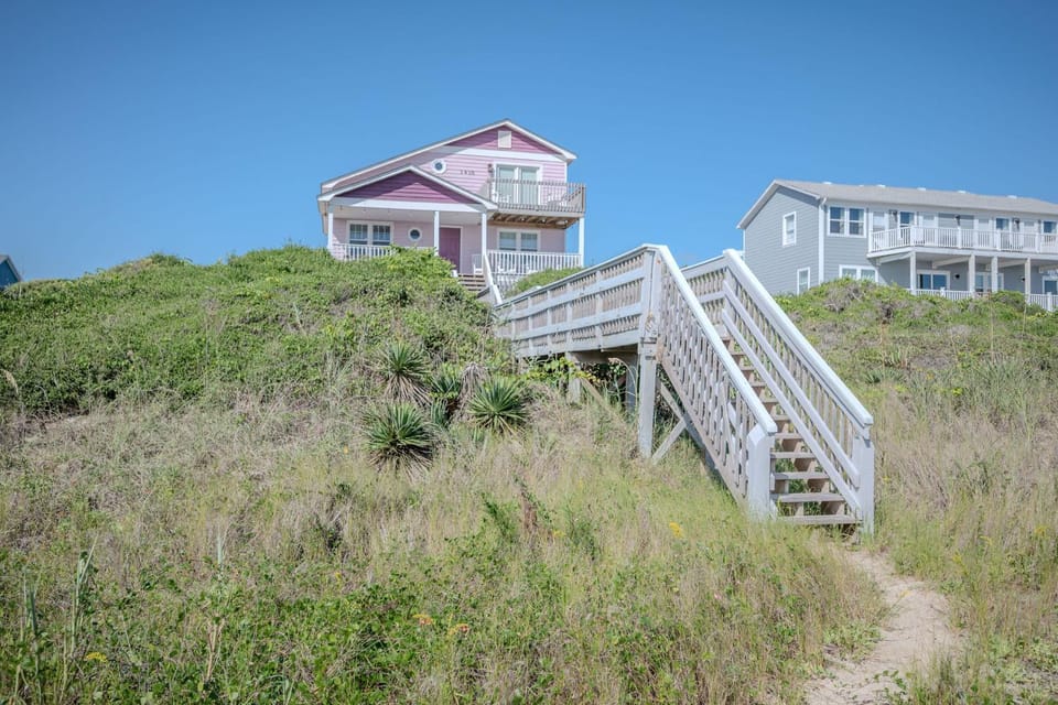 1 4 Us by Oak Island Accommodations House in Oak Island