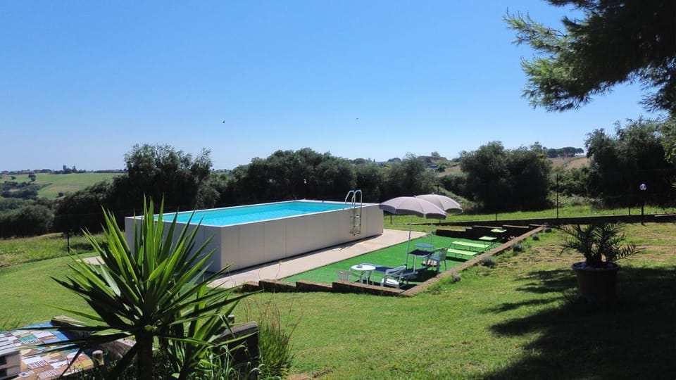 Pool view, Swimming pool, sunbed