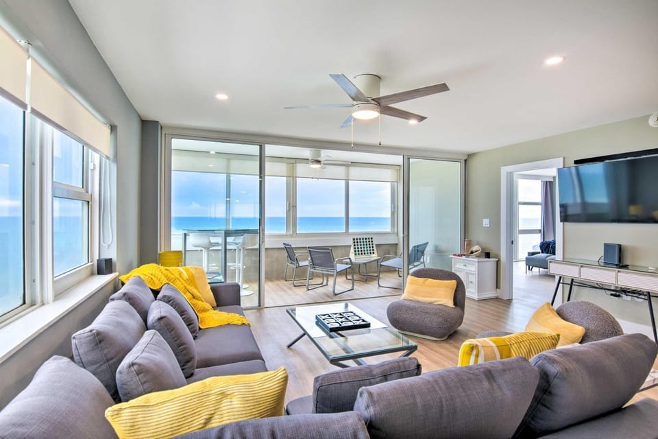 Oceanfront Luxury 2/2 Condo w/ Amazing Views! House in Fort Lauderdale