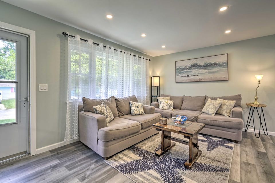 Bayville Getaway w/ Fire Pit - 2 Mi to Beach! House in Jersey Shore