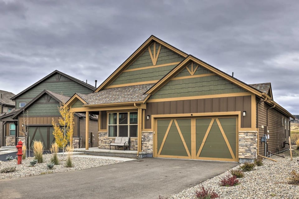 3 Mi to Granby Ranch: Home w/ Hot Tub & Mtn Views! House in Granby