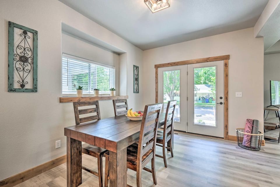 1 Mi to Downtown Loveland: Cozy Getaway! House in Loveland