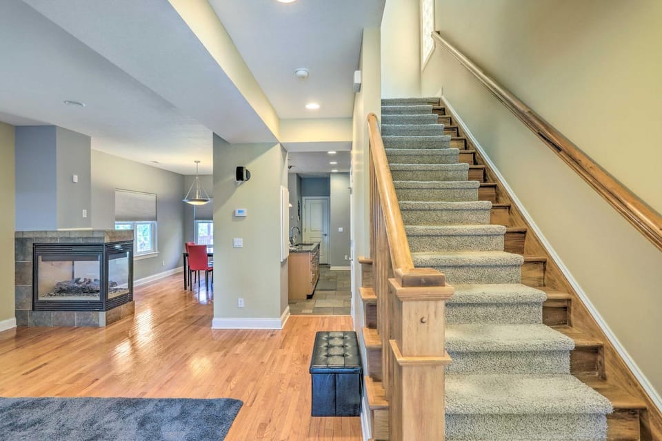 Central Cleveland Gem w/ Direct Skyline View! House in Cleveland Heights