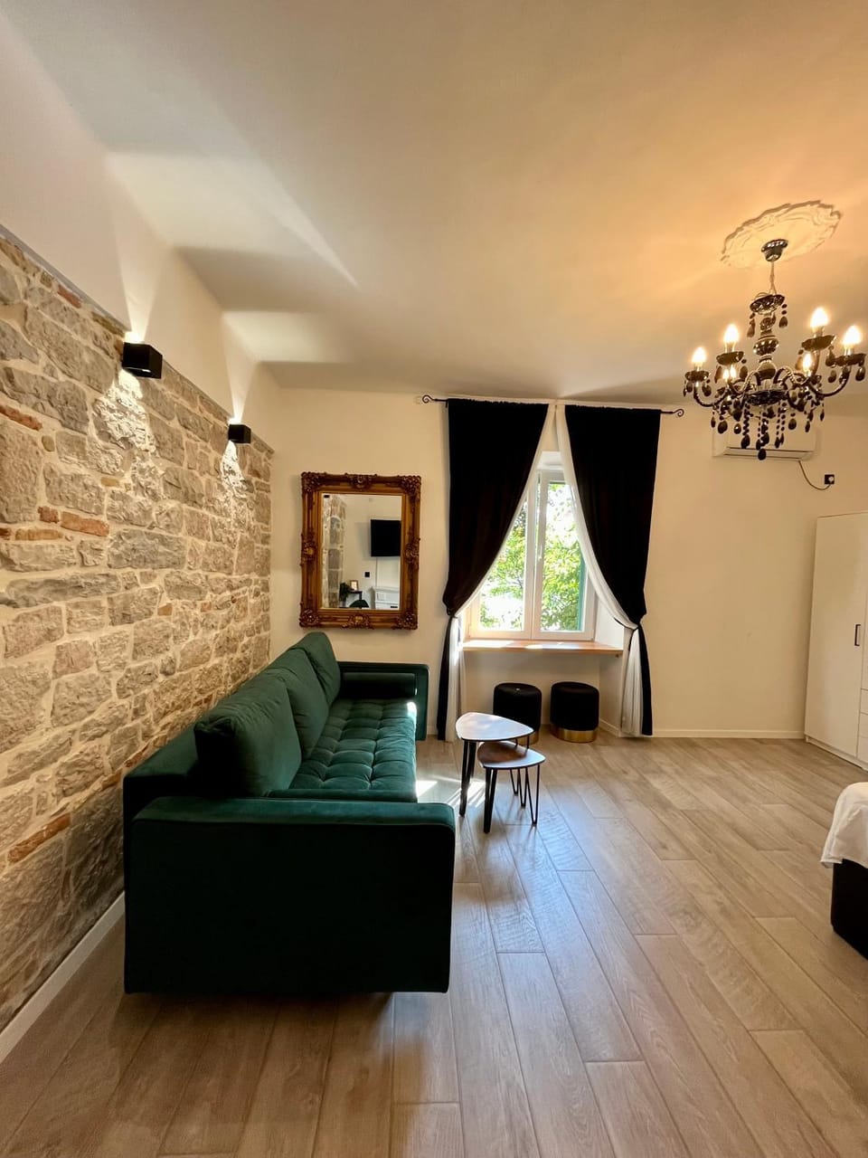 Living room, Photo of the whole room, Seating area, Bedroom