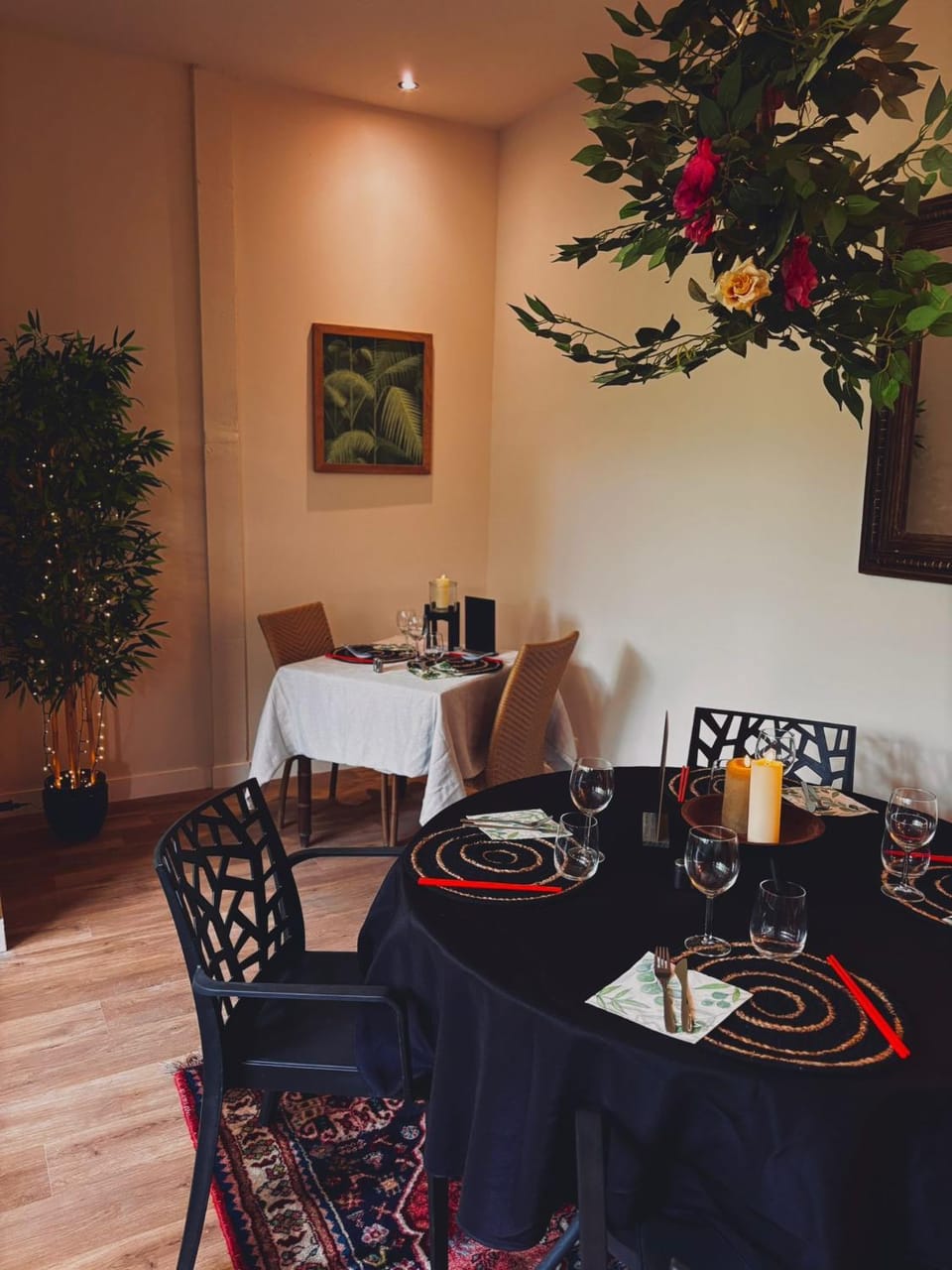 Restaurant/places to eat, Dining area, Food, Drinks
