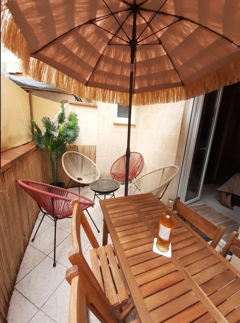 Patio, Dining area