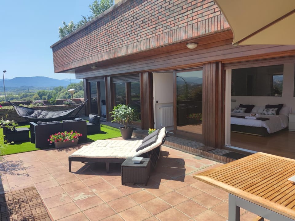 Balcony/Terrace, sunbed