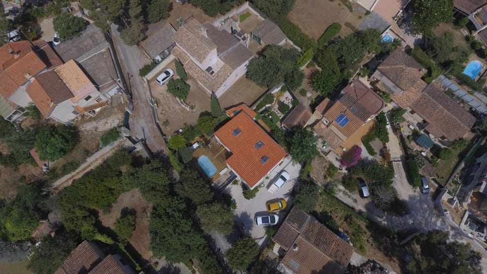 Property building, Day, Neighbourhood, Bird's eye view, Location