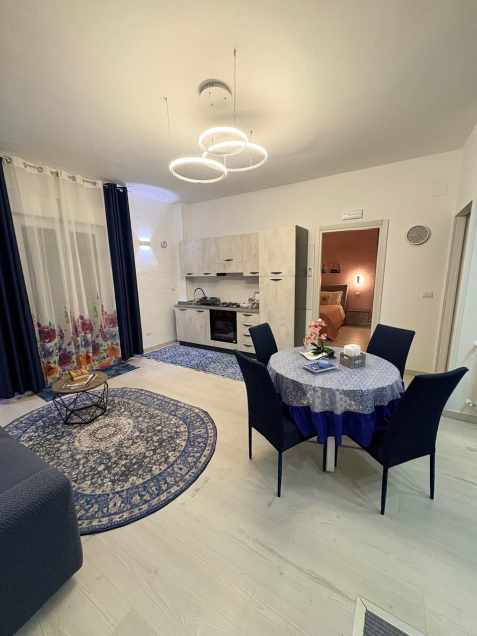 Kitchen or kitchenette, Living room, Photo of the whole room, Seating area, Dining area, oven, stove
