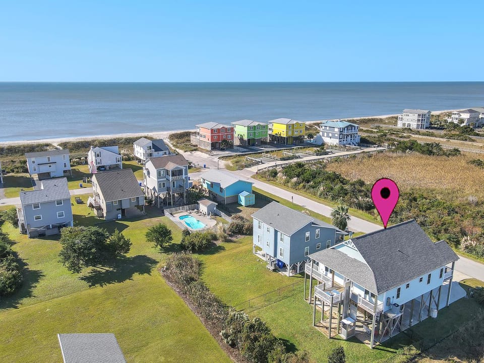 A Pawsitive Attitude by Oak Island Accommodations House in Oak Island