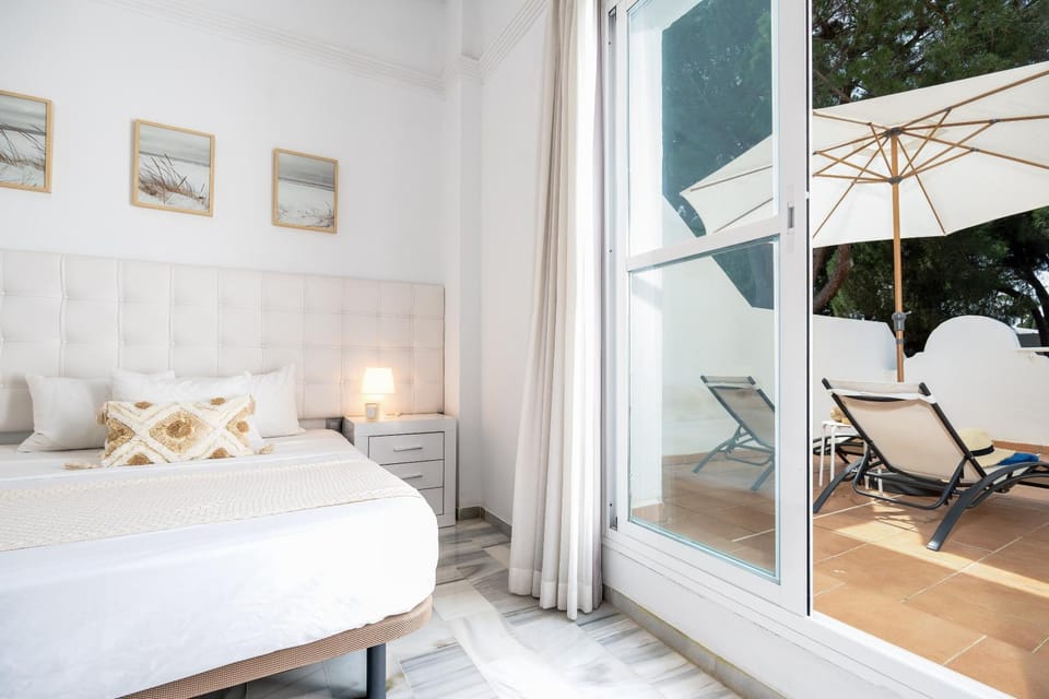 Bed, Solarium, Balcony/Terrace, Bedroom, sunbed