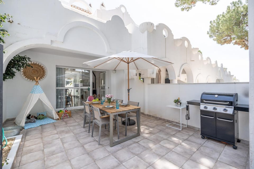 Off site, BBQ facilities, BBQ facilities, Balcony/Terrace